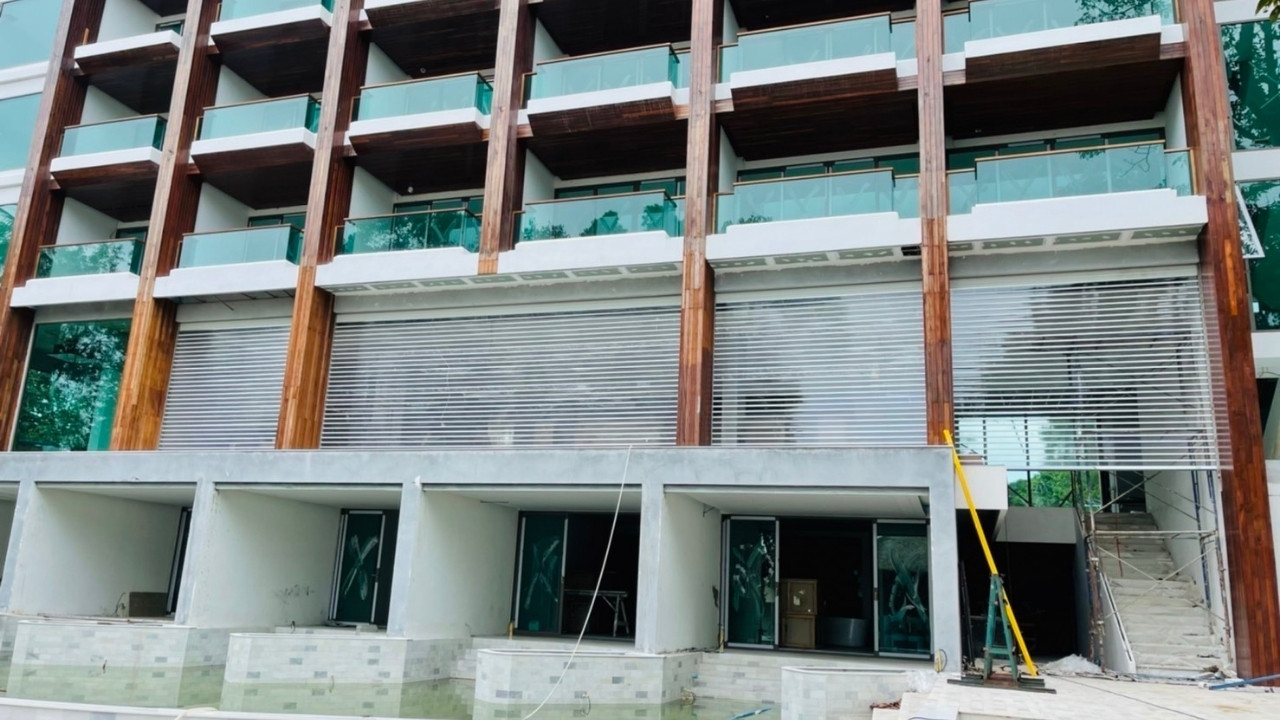 รับเหมาติดตั้งประตูไฮสปีด